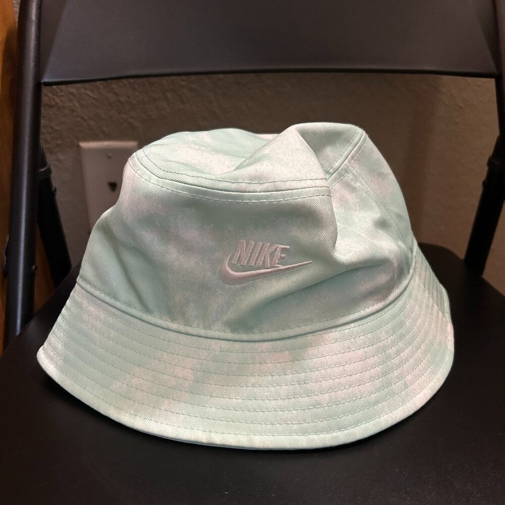 Nike Bucket Hat